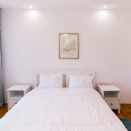 Grove Apartment + Free Parking Нови-Сад Экстерьер фото