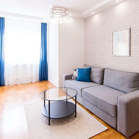 Grove Apartment + Free Parking Нови-Сад Экстерьер фото