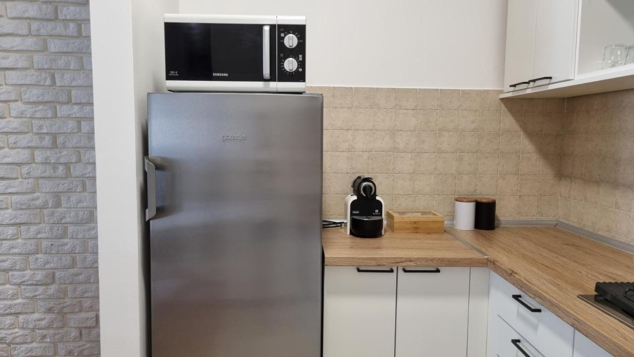 Grove Apartment + Free Parking Нови-Сад Экстерьер фото