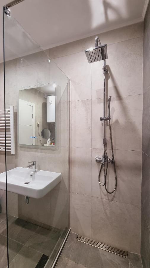 Grove Apartment + Free Parking Нови-Сад Экстерьер фото