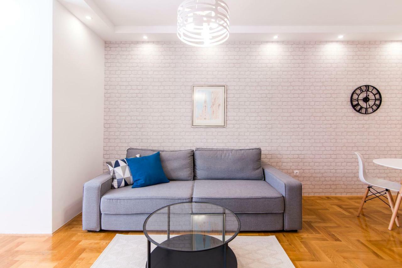Grove Apartment + Free Parking Нови-Сад Экстерьер фото