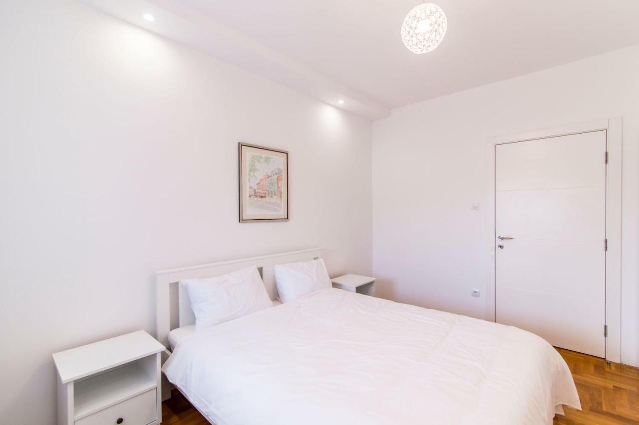 Grove Apartment + Free Parking Нови-Сад Экстерьер фото