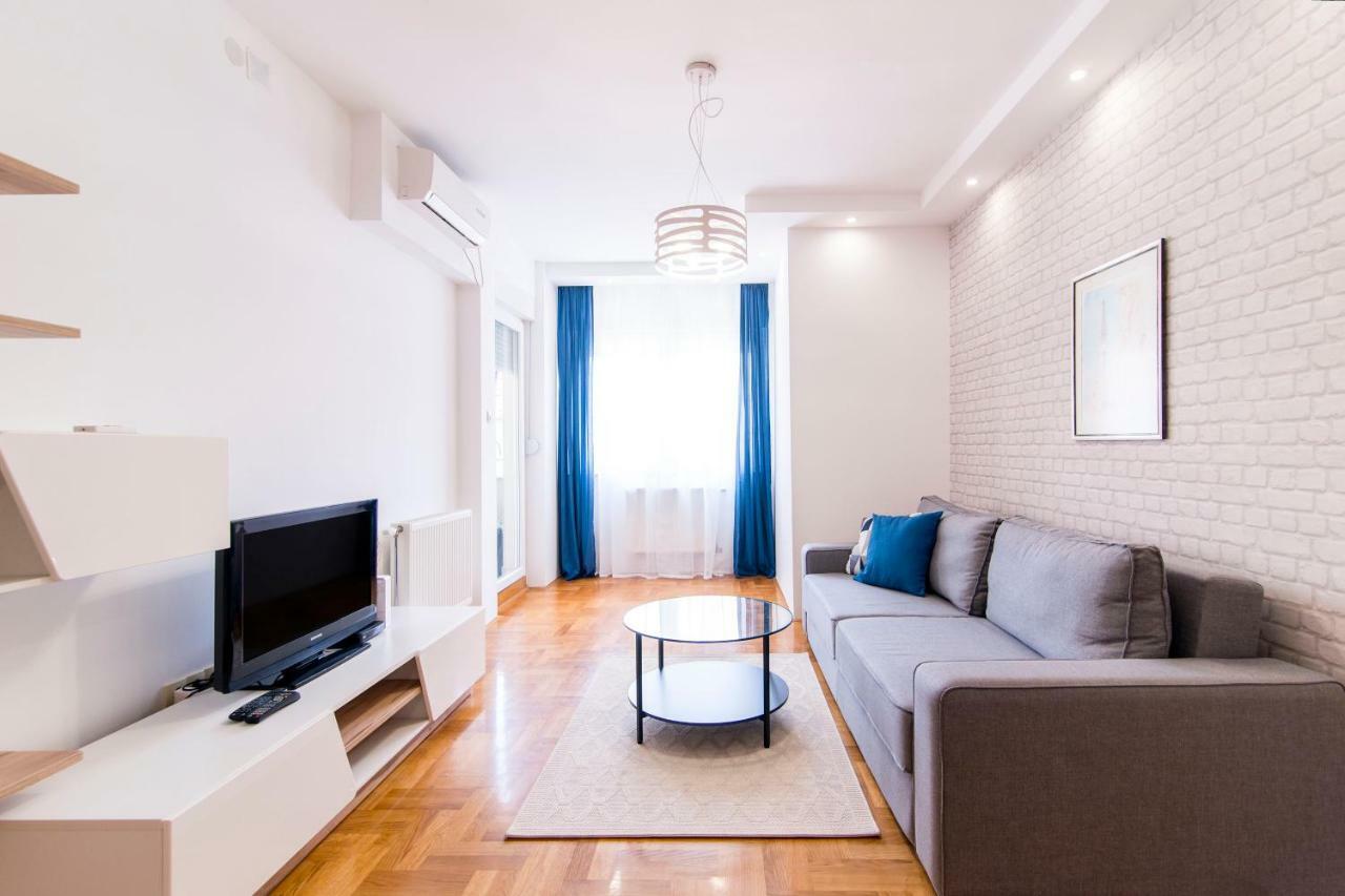 Grove Apartment + Free Parking Нови-Сад Экстерьер фото