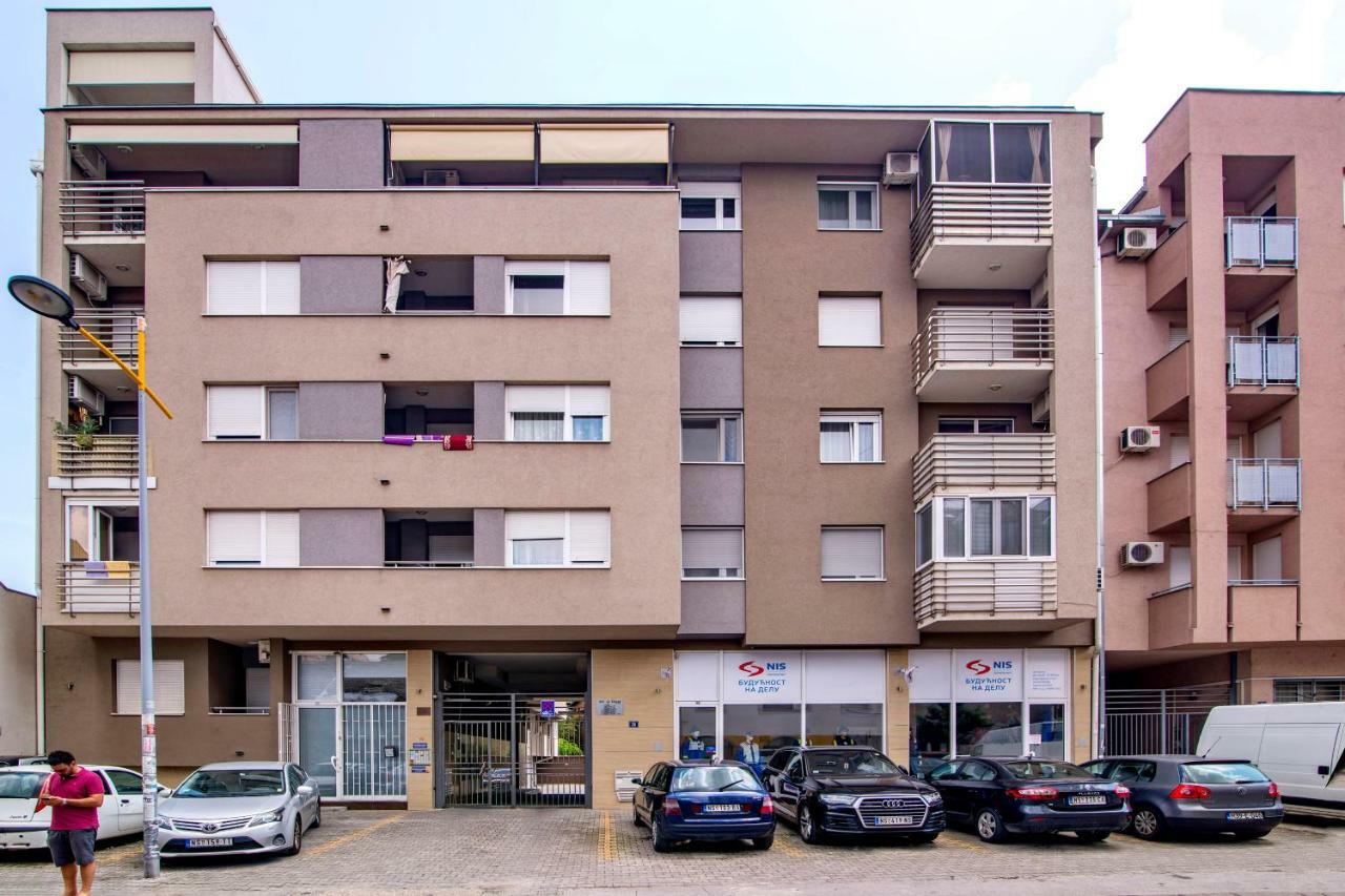 Grove Apartment + Free Parking Нови-Сад Экстерьер фото